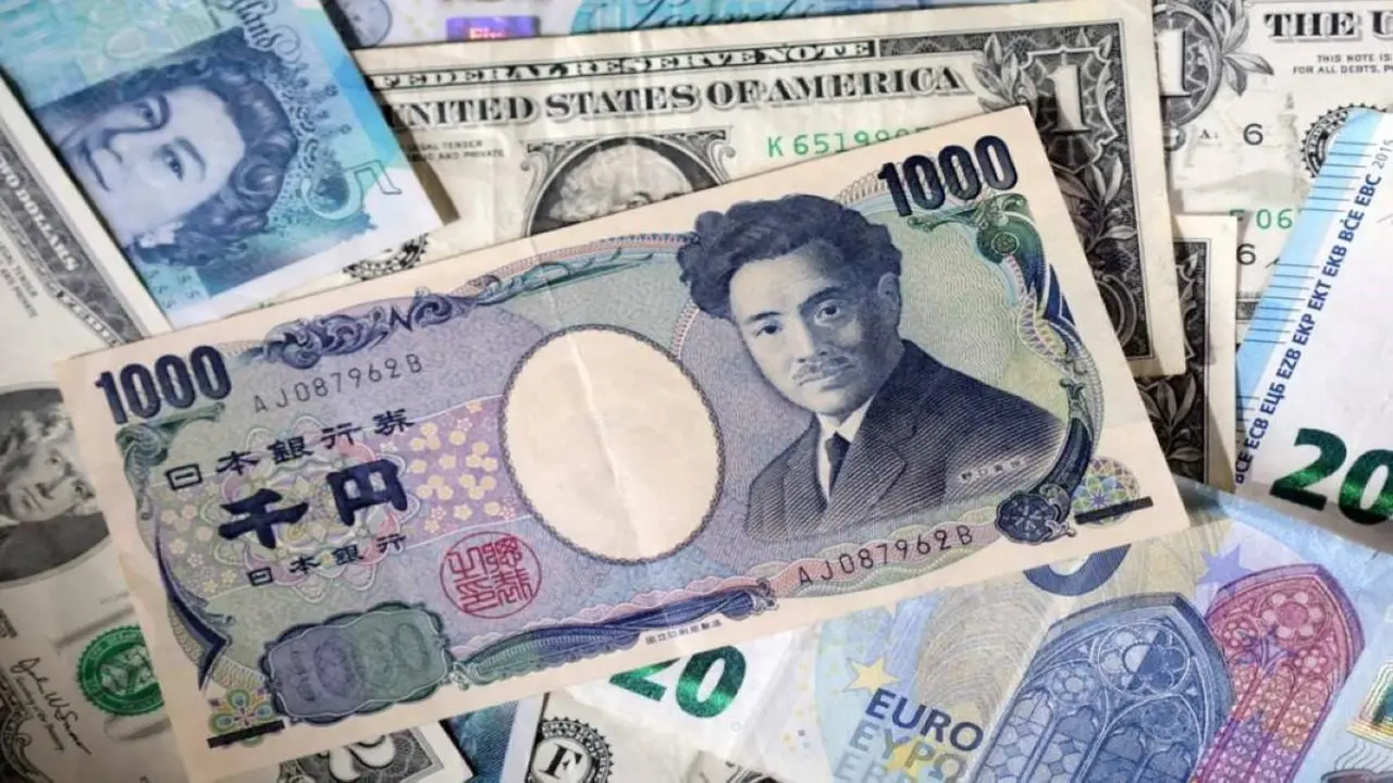 الين الياباني ينخفض إلى مستوى 160 مقابل الدولار الأمريكي